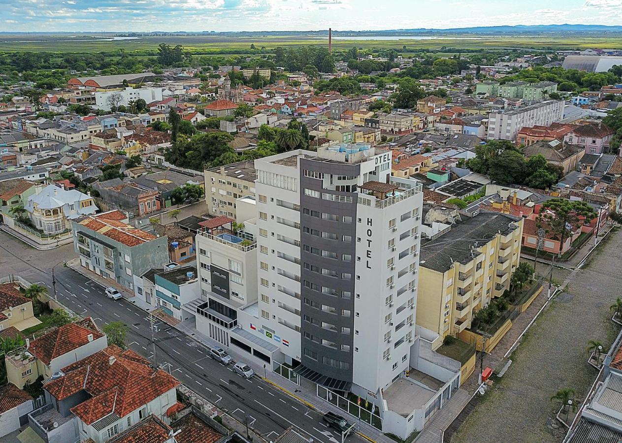 M Tower Hotel Pelotas Buitenkant foto