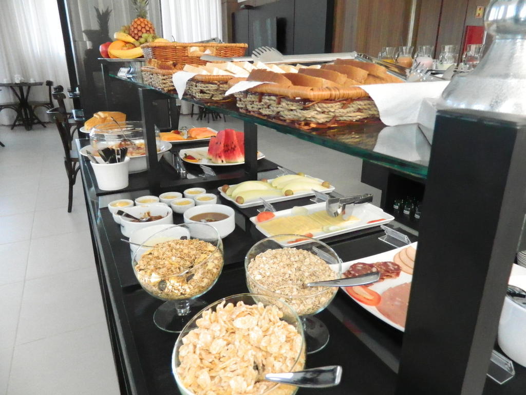 M Tower Hotel Pelotas Buitenkant foto