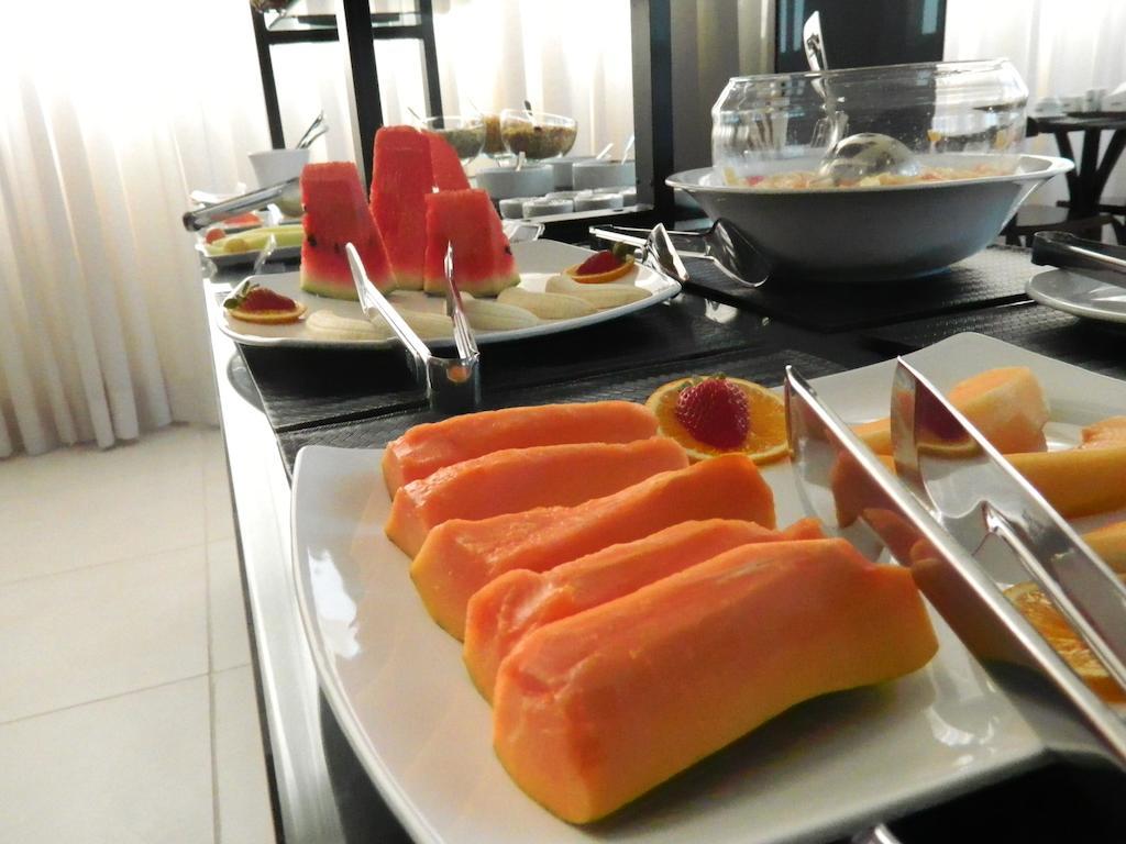 M Tower Hotel Pelotas Buitenkant foto